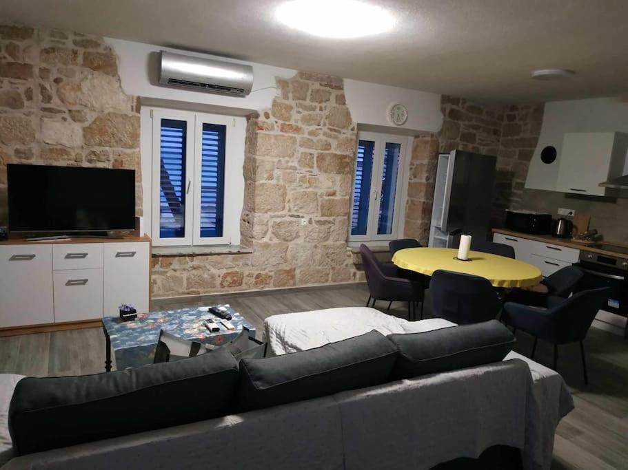 Apartment Yellow Submarine *